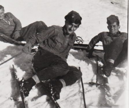 “Partizanët i vunë prangat Valentinit, në sy të gruas italiane, që nuk i pushonin lotët, me të cilën do takohej vetëm pas 46 vitesh në Itali…”/ Dëshmi e trishtë e ish-të burgosurit politik