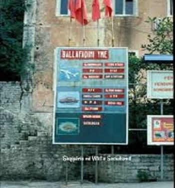 “Kur plasën fletë-rrufetë në Tiranë, një e tillë, i’u vu një profesori të fizikës, i cili lejonte në orën e mësimit, vajza me minifunde dhe…”/ Dëshmia e rrallë e regjisorit dhe karikaturistit të njohur