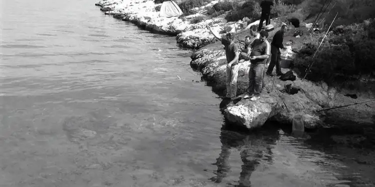 “Xhoxhi, djaloshi simpatik nga Durrësi, kur ishte në qeli, u njoh me një vajzë të dënuar nga familja Toptani dhe…”/ Historia e rrallë e burgjeve të komunizmit