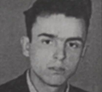 “After giving a bouquet of flowers to his parents, Robert went to his friend’s grave, but he was stunned and then he heard the guard’s voice; I have been in this job for 35 years, but…”/ The rare testimony of the former political prisoner