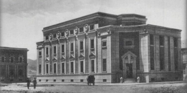 Fotografi të ndryshme nga ndërtimi i Ministrive në Tiranë, viti 1939