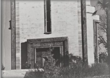 Pamje nga ceremonia mortore e nënës së Mbretit Zog, Sadije Toptani, foto të mazoleumit në vitin 1934