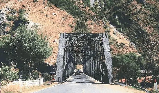 “Selfatët, e strehuan dhe e mbajtën me para Enverin, duke dhënë edhe flori për Luftën, por ai i masakroi, burgosi e pushkatoi, pasi…”/ Historia tronditëse e familjes së pasur gjirokastrite