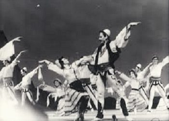 “Në ’57-ën gjatë kthimit nga Bashkimi Sovjetik, vapori ndaloi në Pire, ku unë u arratisa, e kërkova azil…”/ Historia e panjohur balerinit shqiptar, që shkëlqeu në Athinë e New York, ku kërceu me Nurejevin