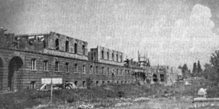 “Ballkoni i shtëpisë sonë te ‘Shallvaret’, shërbente si tribunë qendrore kur zhvilloheshin garat sportive dhe kur vinte Enver Hoxha, neve si familje…”/ Dëshmia e arkitektit të njohur