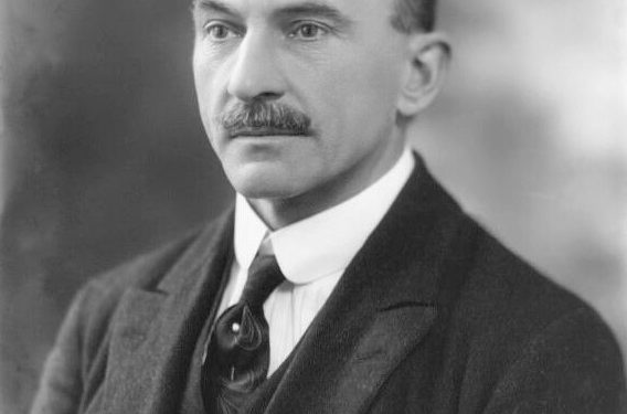 “Kur i dërguari i Britanisë së Madhe Hohler, e pyeti Mbretin Zog, se; a ishte në dijeni se, Italia po përqëndronte forca ushtarake në Bari e Brindisi, ai i tha…”/ Kujtimet e adjutantit, Hysen Selmani