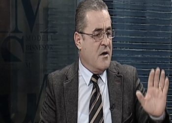 “Fëmijës së sapolindur, prindërit i vunë emrin e paraardhësit, Nebil Çika, i cili do të shikohej me çudi në shkollë dhe me inat nga komunistët…”/ Refleksionet e shkrimtarit të njohur nga SHBA-ës