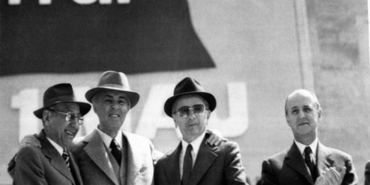 “Nga Papa, Çurçilli, Musolini dhe Mbreti Zog, te Çaplini, Gregori Peck e Al Kapone, personalitetet që mbajtën ‘Borsalino’ dhe…”/ Historia e panjohur kapelës së famshme, që u krijua në Itali në 1857-ën