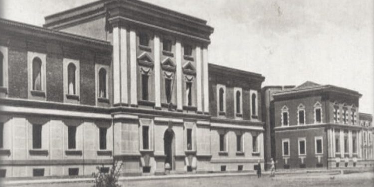 Fotografi të ndryshme nga ndërtimi i Ministrive në Tiranë, viti 1939