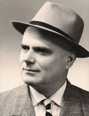 “Kur i dërguari i Britanisë së Madhe Hohler, e pyeti Mbretin Zog, se; a ishte në dijeni se, Italia po përqëndronte forca ushtarake në Bari e Brindisi, ai i tha…”/ Kujtimet e adjutantit, Hysen Selmani