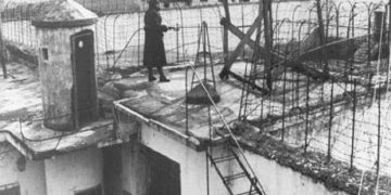 Denoncimet e B.p. “Shkëmbi”, burgu i Burrelit, ’83: /“Gjet Kadeli, Daut Gumeni, Kapllan Resuli, Bebi Konomi, Luan Burimi, Skënder Shatku, etj., flasin kundër udhëheqësit të partisë, duke thënë…”