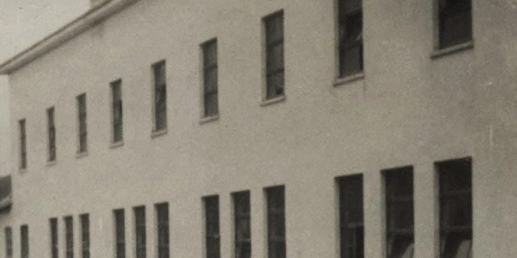 “Kryetari i Degës së Brendshme, K.N., me një ‘Gaz’ më çoi te një vilë në plazhin e Durrësit, ku s’kish njeri dhe pasi kyçi derën…”/ Dëshmia e tronditëse e polakes që iu ankua Enver Hoxhës në ’73-in