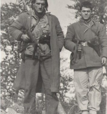 “Nga Greqia, na dërguan në bazën sekrete të Gjermaninë Perëndimore, Vekterhof, ku amerikanët na stërvitën dhe na nisën në Shqipëri, për rrëzimin e Enver Hoxhës, por…”/ Dëshmia e rrallë nga SHBA-ës