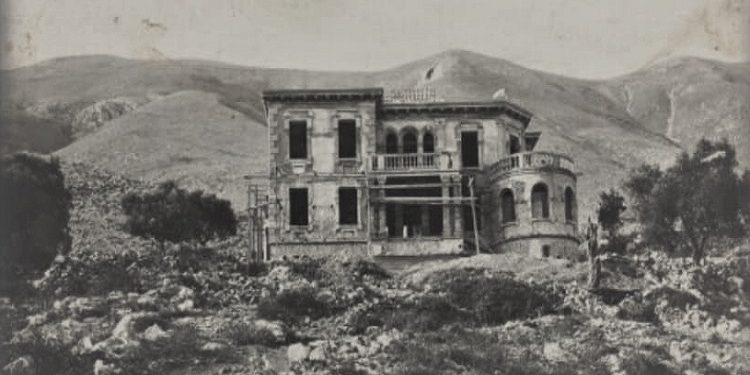 Fotografi me pamje të ndryshme nga ndërtimi i Vilës Mbretërore në Shirokë. Në një foto ka dalë dhe Kol Idromeno, në vitin 1934