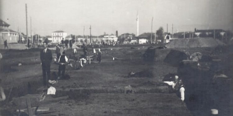 Fotografi të ndryshme nga ndërtimi i Ministrive në Tiranë, viti 1939