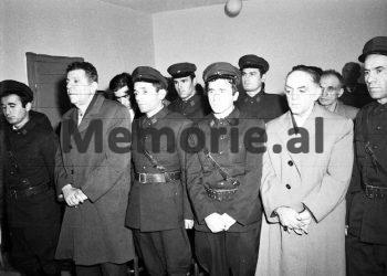 “Arsyeja që unë, ushtari i Zall-Herrit, u bëra pjesë e trupit gjykues te gjyqi i Beqir Ballukut dhe gjeneralëve të tjerë, ishte sepse…”/ Dëshmia e rrallë e lezhjanit, që dënoi “puçistët” në ’75-ën