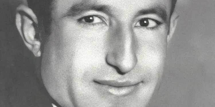 “Vrasja pas shpine me tradhti e Mustafa Gjinishit nga Enver Hoxha, ishte prologu i fytyrës së vërtetë të komunizmit, që po vinte në Shqipëri, pasi…”/ Refleksionet e shkrimtarit