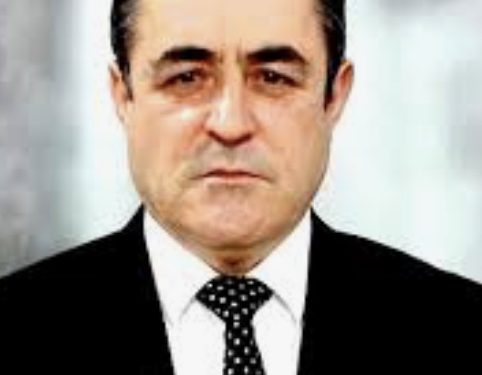 “Fëmijës së sapolindur, prindërit i vunë emrin e paraardhësit, Nebil Çika, i cili do të shikohej me çudi në shkollë dhe me inat nga komunistët…”/ Refleksionet e shkrimtarit të njohur nga SHBA-ës