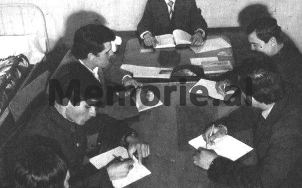 Raporti i Sigurimit: “Leka Meksi, thotë se; Enver Hoxha ka rrjedhur, kurse Dhurata shton; udhëheqësi është budallallepsur dhe për pesë vjet, do i vrasi…”/ Zbulohet dokumenti sekret, i 19 tetorit 1982