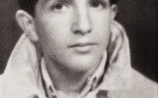 “Robert Vullkani, i këshilloj dy shokët e tij, Fadilin dhe Vangjelin, të mos i shkruanin Ramizit e Hysniut, kundër Enverit, por ata e dërguan, e Sigurimi i vuri shënimin…”/ Kujtimet e gazetarit të Radio-Tiranës