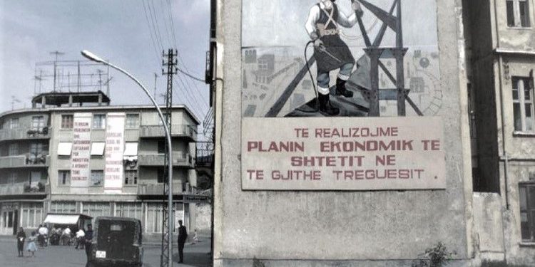“Kalanë s’na lanë ta vizitonim, sepse ishte burg politik, kurse Xhamia e Pazarit, ishte shkollë trajnimi, për akrobatët e cirkut, prej lartësisë së tavaneve…”/ Udhëtimi i turistëve italianë, në Shqipëri në ’82-in
