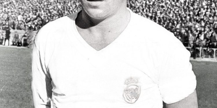 “Majori ‘renegat’ që ‘tradhtojë’ Hungarinë komuniste në ’56-ën, pasi çuditi botën me klasin e tij, në ‘2006-ën, u përcoll në varrezat e Budapestit, si gjeneral…”/ Historia e panjohur e legjendës së futbollit