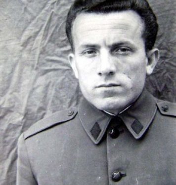“Për bandën e Xhevdet Mustafës dhe për Enver Hoxhën, bënë komentet e tyre, Gjet Kadeli, Daut Gumeni, Spartak Ngjela dhe Uran Kalakula, duke thënë…”/ Raporti i agjentit “Shkëmbi”, Burrel, 1982