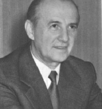 “Hetuesi shkodran, një trupgjatë dhe i zi në fytyrë, na vuri para fotot e zhubrosura të Enverit e Ramizit, pasi na qëlloi nga një shuplakë, na tha; UDB-ja…” / Dëshmia e rrallë nga koha e diktaturës