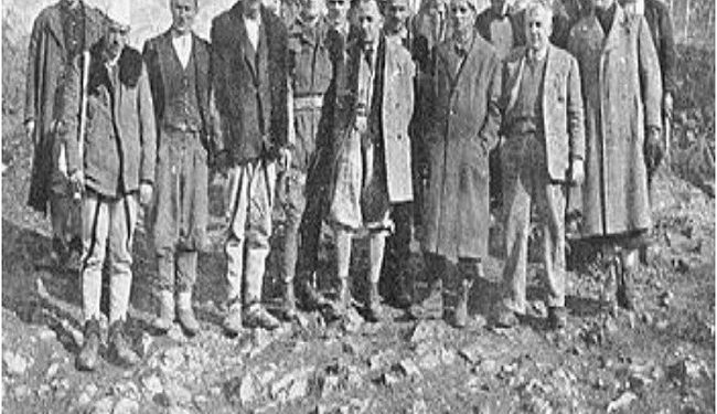 “Edhe pas mbarimit të Luftës, në Jugosllavi dhe në Shqipëri, Kryezinjtë, u persekutua barbarisht, ku me dhjetra burra të saj, u vranë e u burgosën…”/ Historia tragjike e familjes së famshme