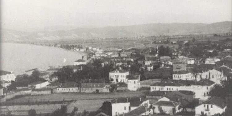 Fotografi me pamje nga qyteti i Pogradecit në vitet 1916-1940