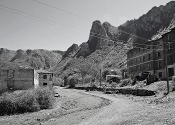 “Kur Agron Aranitasi, do vijë në Rrëshen për të sjellë fëmijët te ish- gruaja e tij, do përgjojmë banesën e Medin Çollakut, pasi ai…”/ Relacioni i Degës së Brendshme të Mirditës, qershor ’83