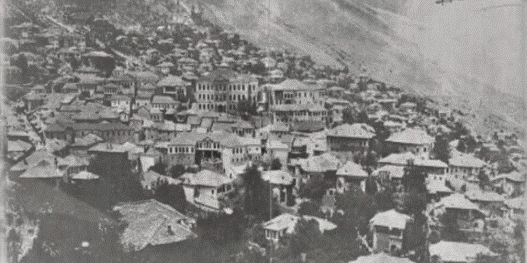 Fotografi me pamje të ndryshme nga Gjirokastra në vitet 1910-1930