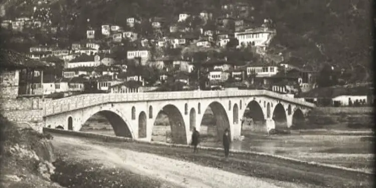 Fotografi dhe pamje të ndryshme nga Berati në vitet 1915 – 1940