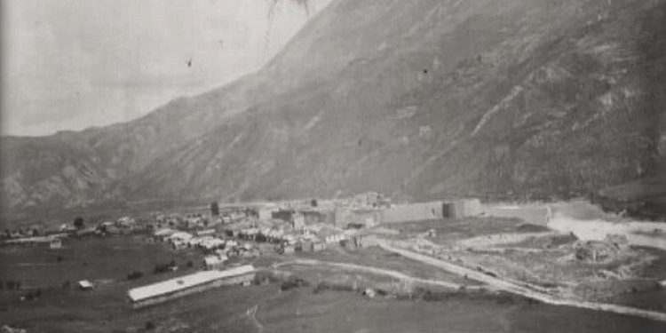 Fotografi me pamje nga qyteti i Tepelenës