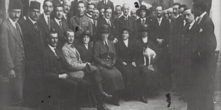 Fotografi nga aktiviteti i personelit të Kryqit të Kuq Amerikan, në Shqipëri në vitet 1920-1929