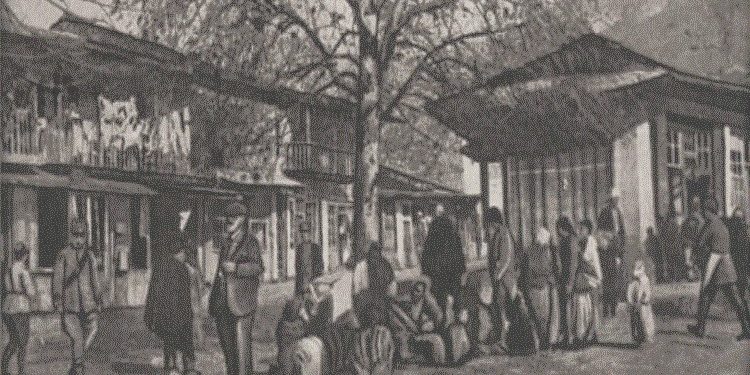 Fotografi me pamje nga qyteti i Delvinës, në vitet 1917-1945