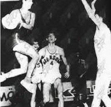 “Si arritëm të barazonim me ‘Oransodën’ në Pallatin e Sportit ‘Partizani’, pasi Zeneli, tekniku i orës, te gjyqtaria…”/ Dëshmia e rrallë e legjendës së koshit shqiptar