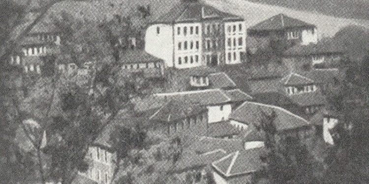 Fotografi me pamje të ndryshme nga Gjirokastra në vitet 1910-1930