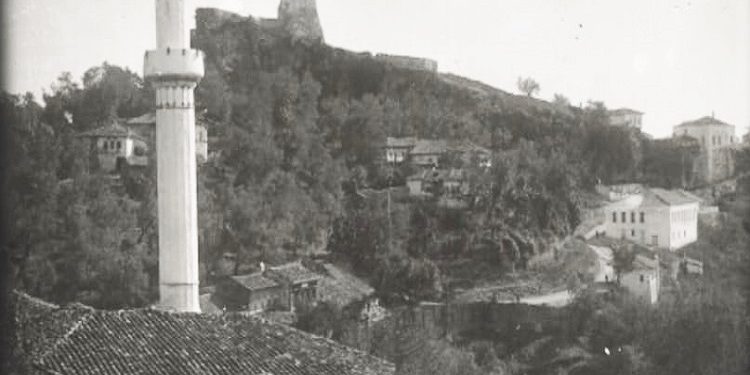Fotografi me pamje të ndryshme nga Kruja në vitet 1902-1963