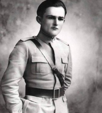 “Kur korrieri i dha letrën që ia dërgonte shoku i tij i shkollës në Itali, gjeneral Dali Ndreu, ku shkruhej; mos u gënje me përrallat me Mbret, Mustafa Deliallisi, tha…”/ Historia tragjike e ushtarakut të Zogut