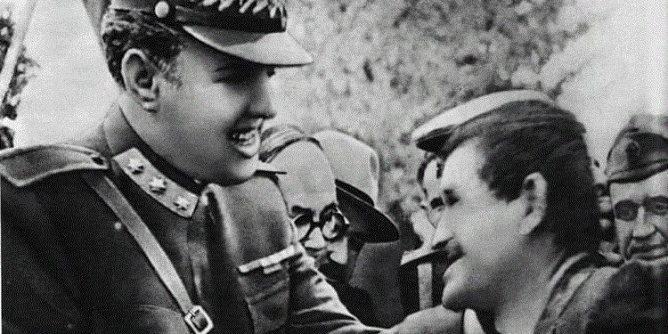 “Nga Ali Këlcyra e Bektash bej Cakrani, te Nuredin, Xheladin e Safa Vlora dhe Vizhdan Risilia, pasuritë e…”/ Zbulohen dokumentet dhe pronat që i’u sekuestruan “kolaboracionistëve”, pas vitit ‘45