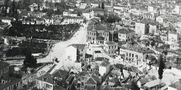 “Nga Ali Këlcyra e Bektash bej Cakrani, te Nuredin, Xheladin e Safa Vlora dhe Vizhdan Risilia, pasuritë e…”/ Zbulohen dokumentet dhe pronat që i’u sekuestruan “kolaboracionistëve”, pas vitit ‘45