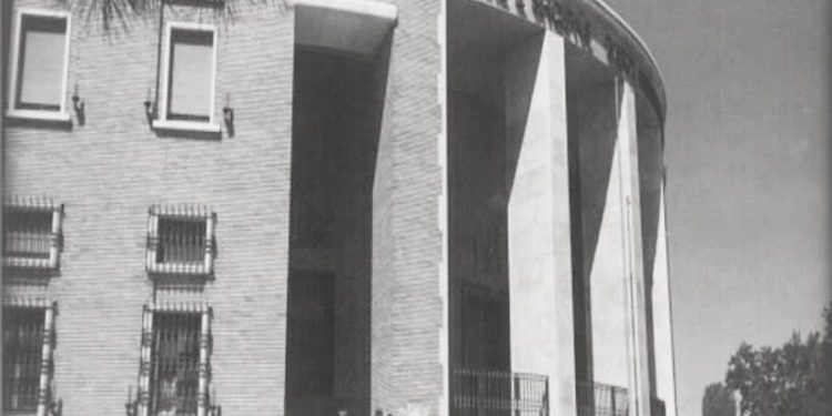 “Si ‘avulluan’ disa tonelata ar në vitet ’80-të, me anë të ‘kambizmit’ e firmave fantazmë dhe si u justifikuan ato nga Thesari i Shtetit e Ramiz Alia…”/ Historia e panjohur që rrënoi Shqipërinë