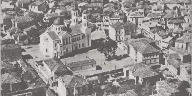 Fotografi me pamje nga qyteti i Korçës në vitet 1910-1940
