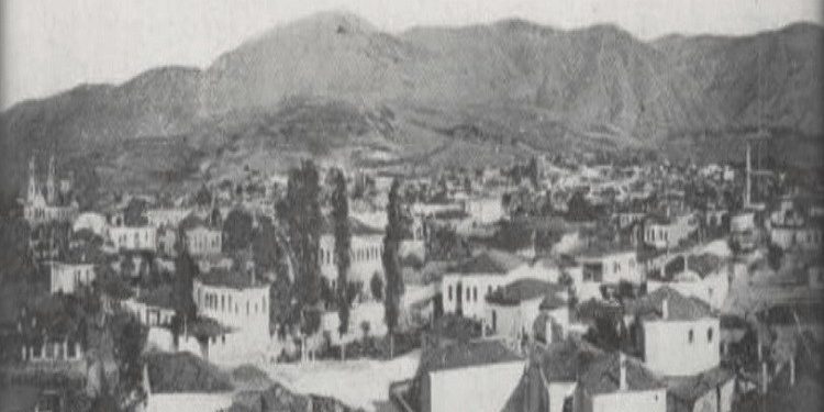 Fotografi me pamje nga qyteti i Korçës në vitet 1910-1940