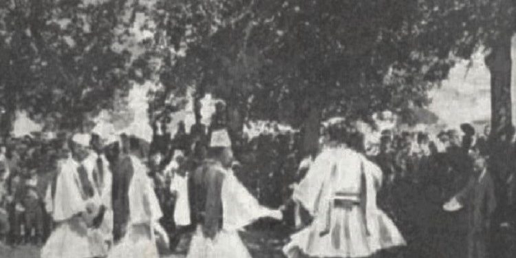 Fotografi me pamje nga qyteti i Korçës në vitet 1910-1940