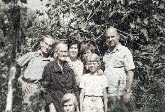 “Në sektorin e Çermës, Operativi i Sigurimit, përbindëshi Bujar Peza, rrugaç i lindur, e ndau brigadën, me qëllim…, kurse nipi i Lenka Çukos…”/ Dëshmitë tronditëse të vajzës së ish-ministrit