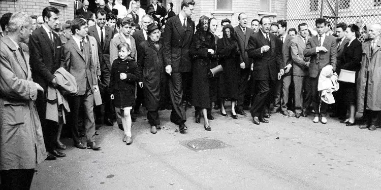 “Më 9 prill 1961, në ora 15 e 40, pak minuta para se të ndahej nga jeta, Mbreti Zog I-rë, mori Princin Leka në prehër dhe i tha…”/ Kujtimet e kolonel Hysen Selmanit