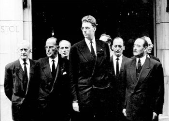 “Më 9 prill 1961, në ora 15 e 40, pak minuta para se të ndahej nga jeta, Mbreti Zog I-rë, mori Princin Leka në prehër dhe i tha…”/ Kujtimet e kolonel Hysen Selmanit