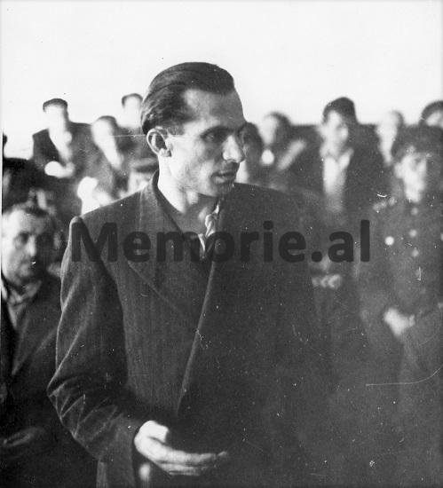 Jinsiy voyeurs Ruminiyalik yalangoch ayollar